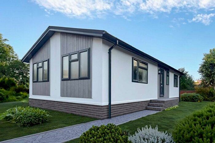 2 Bedroom Park Home For Sale In Lakeside Retreats, Cliff Lane, Marston, Lincolnshire, NG32