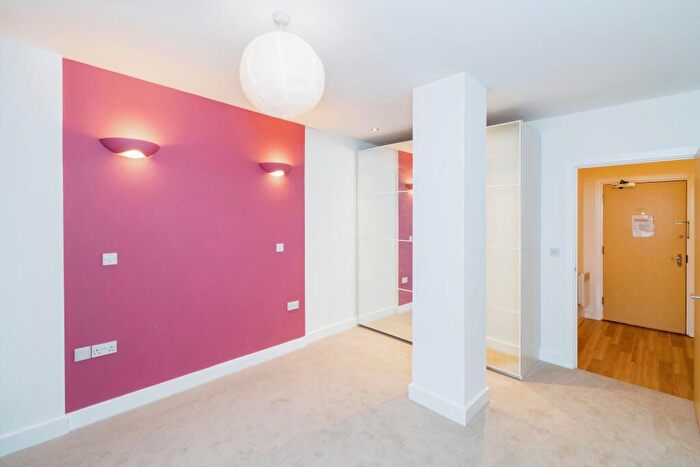 1 Bedroom Flat For Sale In High Street, Southampton, Hampshire, SO14