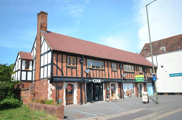 2 Bedroom Apartment For Sale In East Street, Farnham, Surrey, GU9
