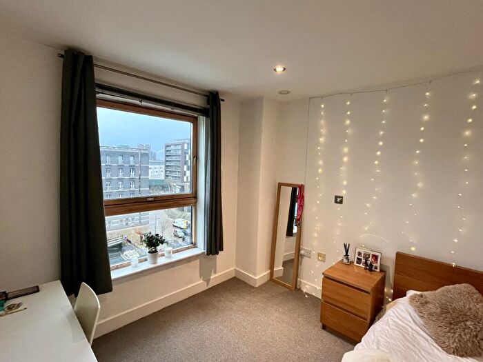2 Bedroom Apartment To Rent In Mackenzie House, Leeds Dock, City Centre, LS10