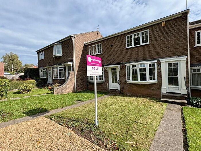 2 Bedroom End Of Terrace House To Rent In Spinningdale, Nottingham, NG5