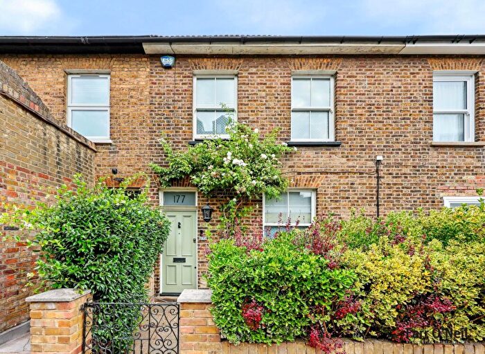 2 Bedroom Terraced House For Sale In Queens Road, Buckhurst Hill, IG9