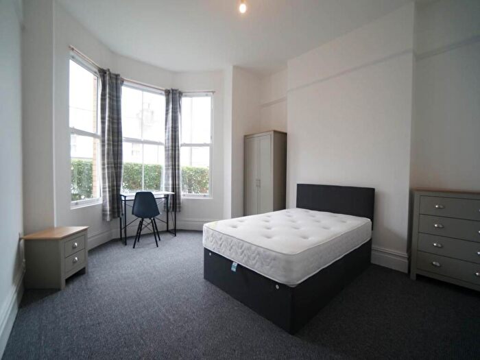 2 Bedroom Apartment To Rent In Holyhead Road, Bangor, LL57