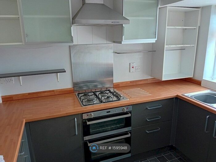 2 Bedroom Terraced House To Rent In Brook Gardens, Hampshire, PO10