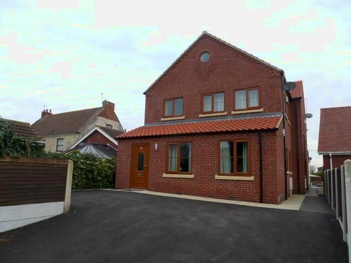 2 Bedroom Town House To Rent In Hall Villa Lane, Toll Bar, Doncaster, DN5