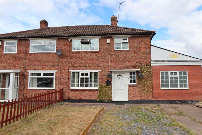 3 Bedroom Semi-Detached House To Rent In Margaret Road, Walsall, WS2