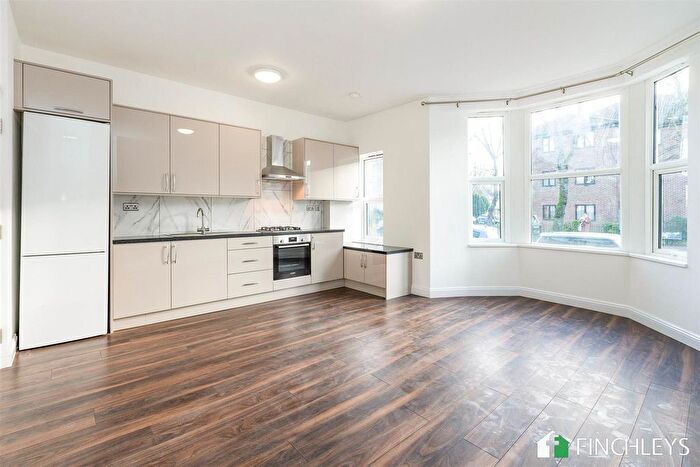 2 Bedroom Flat To Rent In Ballards Lane, Finchley, N12