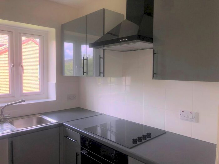 Studio To Rent In Brendon Close, Harlington, Hayes, UB3