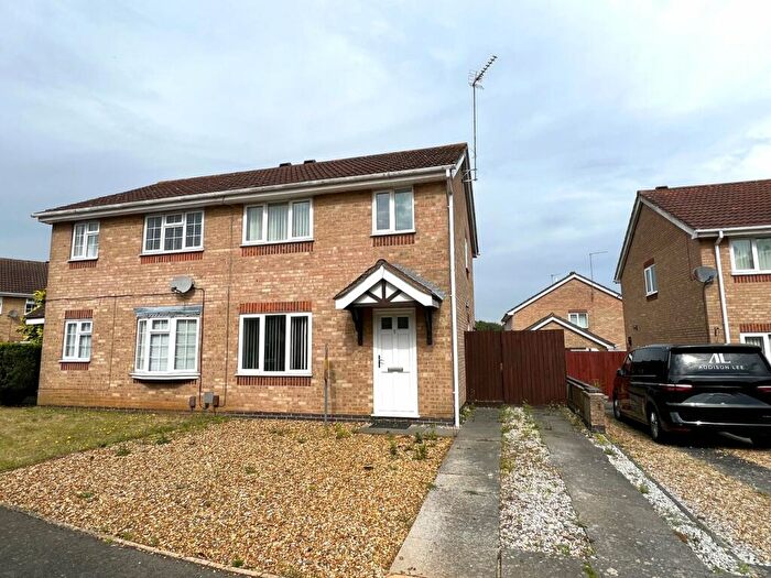 3 Bedroom Semi-Detached House To Rent In Miller Hill, West Hunsbury, Northampton, NN4