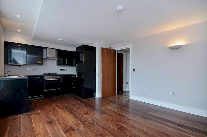 1 Bedroom Flat To Rent In Chiswick High Road, Gunnersbury, London, W4