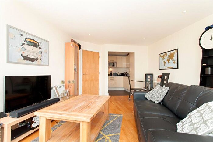 1 Bedroom Flat To Rent In Drayton Park, Highbury, N5