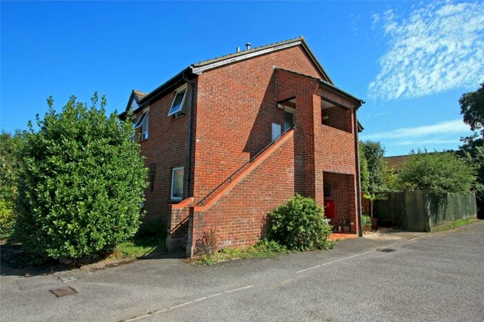 Studio To Rent In Marram Close, Lymington, Hampshire, SO41