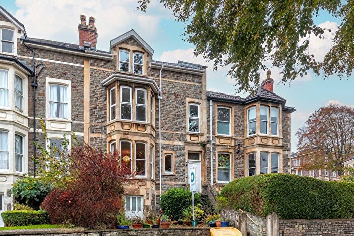 2 Bedroom Flat For Sale In Ravenswood Road, Redland, Bristol, BS6