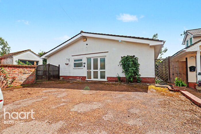 3 Bedroom Bungalow For Sale In High Street, Bedford, MK44