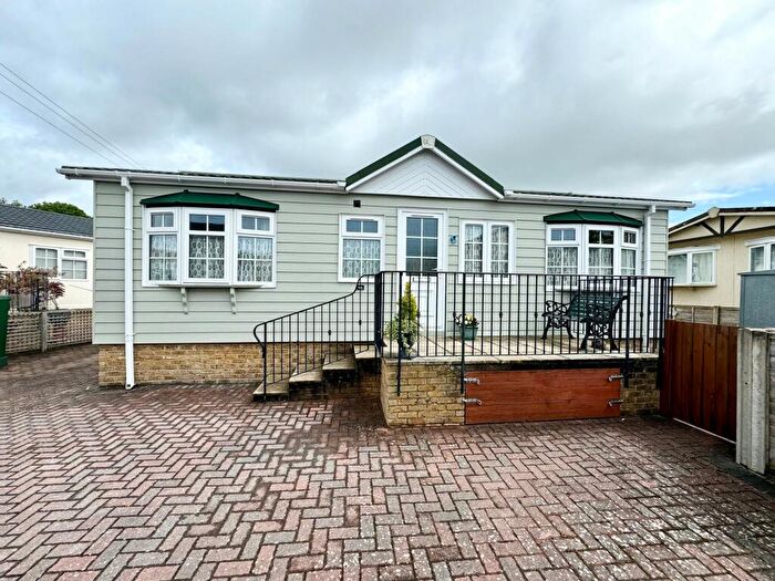 2 Bedroom Park Home For Sale In Old Bridge Road, Bournemouth, BH6
