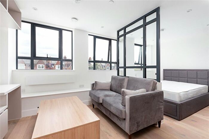 1 Bedroom Apartment To Rent In Irene House, Balham High Road, London, SW12