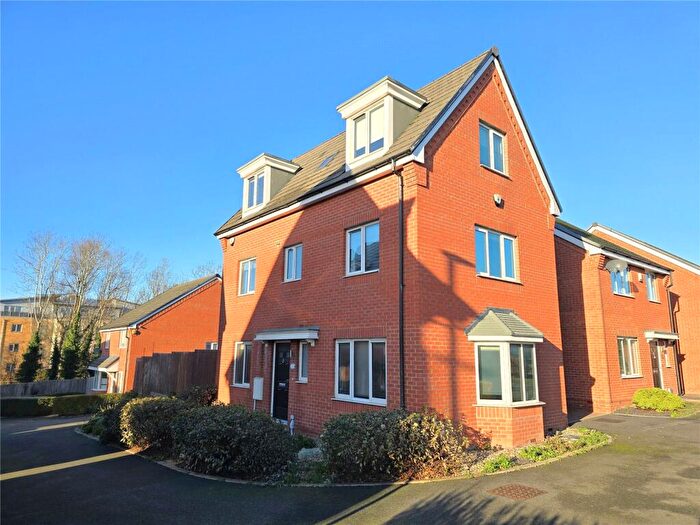 4 Bedroom Detached House To Rent In Radwinter Mews, Wickford, Essex, SS12