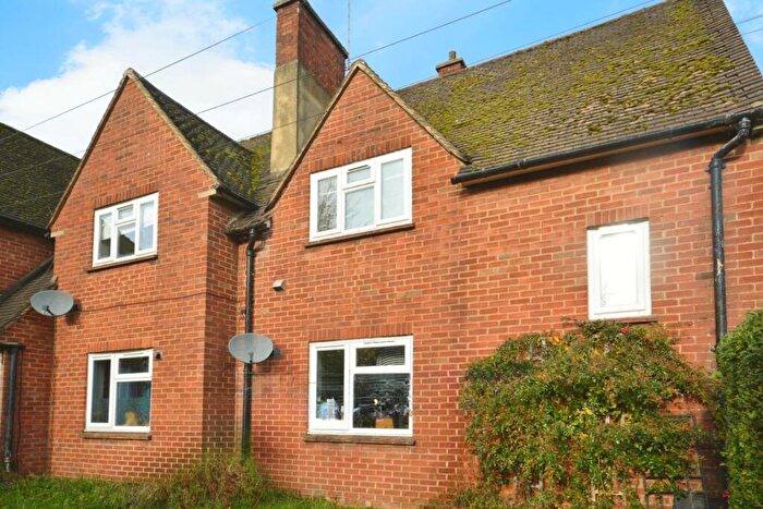 2 Bedroom Maisonette To Rent In Blackhorse Close, Amersham, HP6