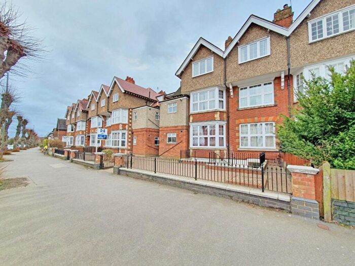 Studio To Rent In Clifton Road, - Clifton Road, Rugby, CV21