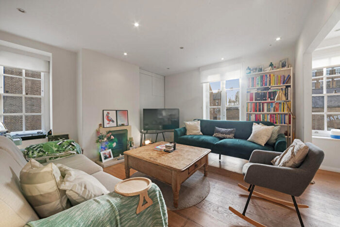 2 Bedroom Apartment To Rent In Columbus House, Wapping, E1W