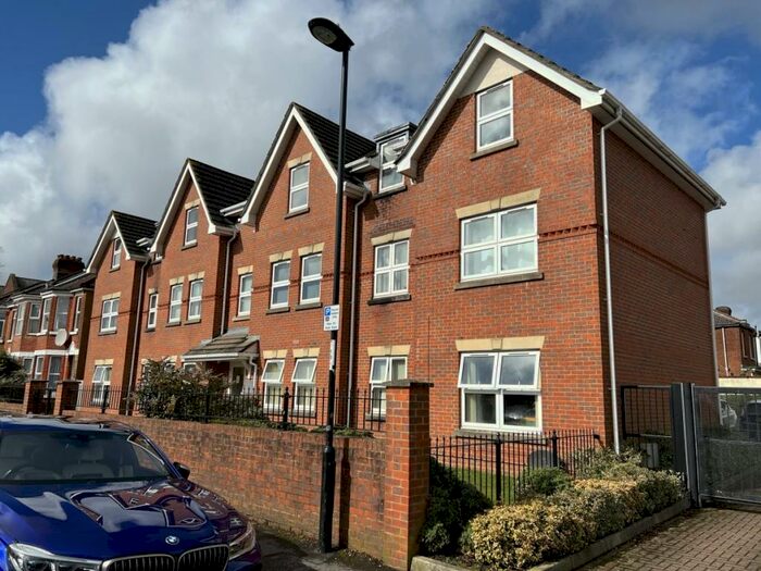 2 Bedroom Flat To Rent In Bellemoor Road, Upper Shirley, SO15