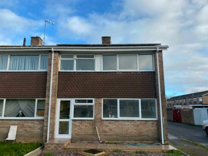 4 Bedroom End Of Terrace House To Rent In Moorland Road, Witney, OX28