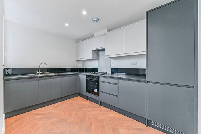 3 Bedroom Flat To Rent In Norbury Avenue, Norbury, London, SW16