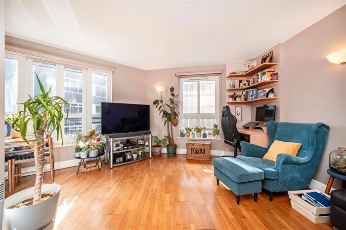 1 Bedroom Flat For Sale In Coke Street, Whitechapel, E1