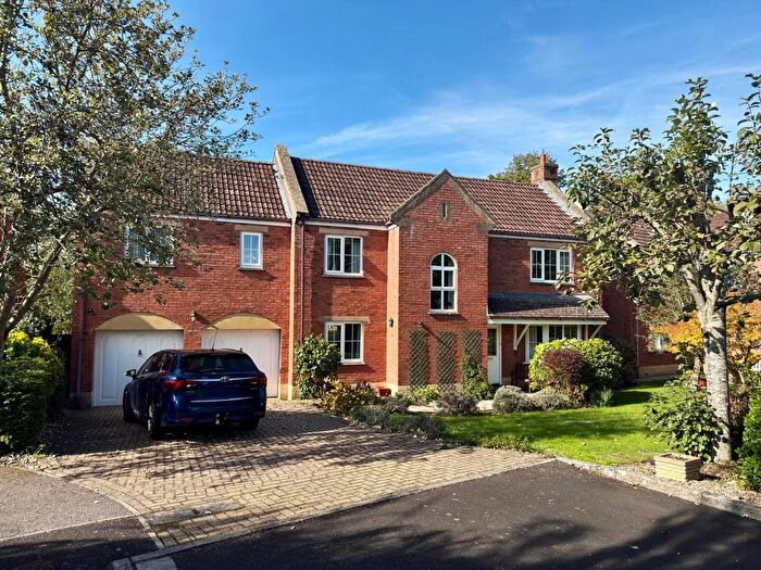 5 Bedroom Property For Sale In The Willows, Brent Knoll, TA9