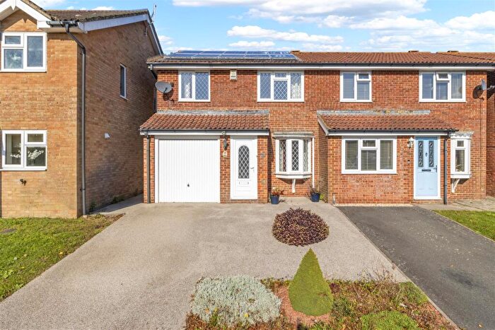 3 Bedroom Semi-Detached House For Sale In Heron Ridge, Polegate, BN26
