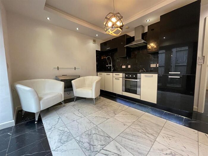 1 Bedroom Apartment To Rent In The Parade, Roath, Cardiff, CF24