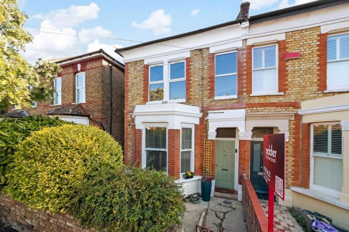 2 Bedroom Flat For Sale In Selsdon Road, London, SE27