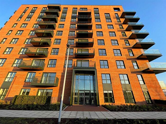 1 Bedroom Flat To Rent In Sibley House, Cedrus Avenue, Southall, UB1