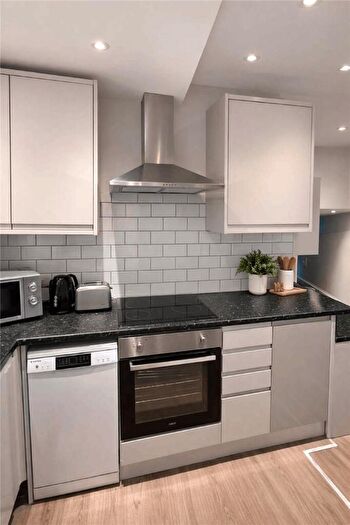 5 Bedroom Apartment To Rent In Stokes Croft, Bristol, Bristol, City Of, BS1