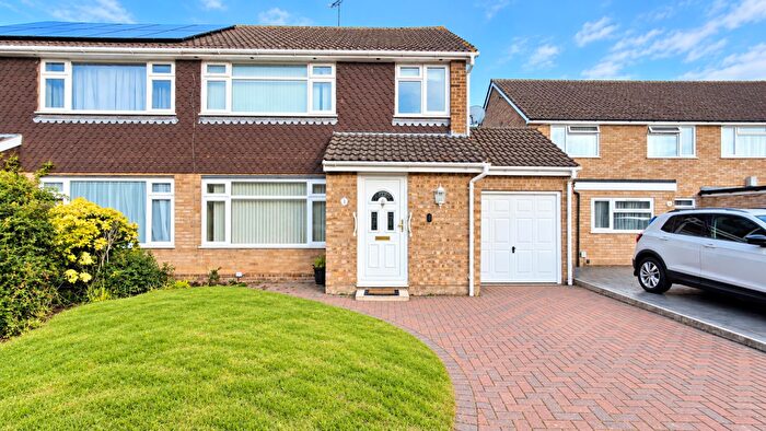 3 Bedroom Semi-Detached House For Sale In Burntwick Drive, Lower Halstow, Sittingbourne, ME9