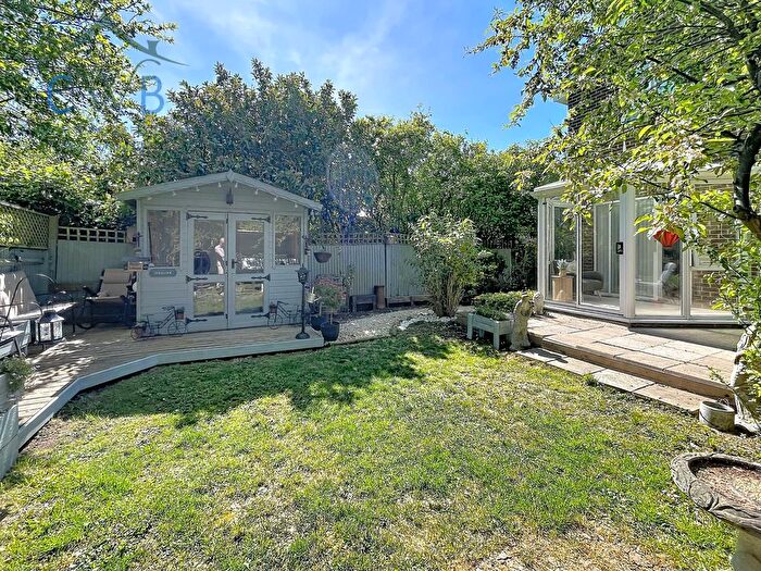 3 Bedroom Detached House For Sale In St. Benedict Road, Snodland, ME6
