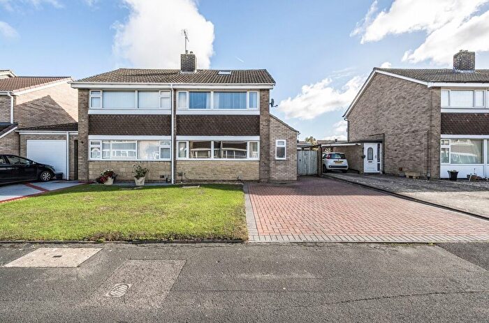 4 Bedroom Semi-Detached House For Sale In Ravenscroft, Covingham, Swindon, SN3