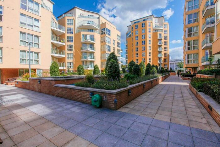 2 Bedroom Flat To Rent In Water Gardens Square, Canada Water, London, SE16