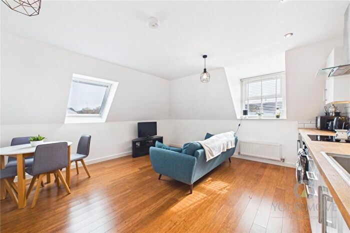 2 Bedroom Flat For Sale In Ruskin Road, Northampton, Northamptonshire, NN2