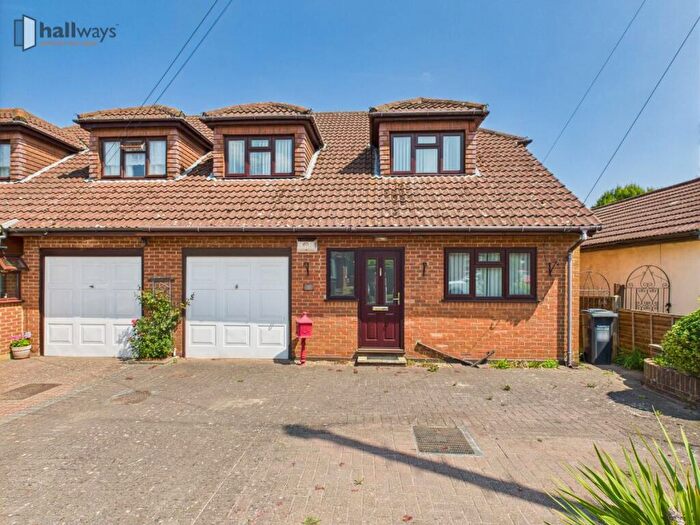 4 Bedroom Semi-Detached House For Sale In Josephine Avenue, Lower Kingswood, Tadworth, KT20