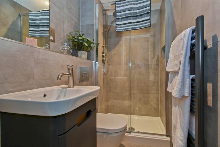 2 Bedroom Flat To Rent In Redeness Street, York, YO31