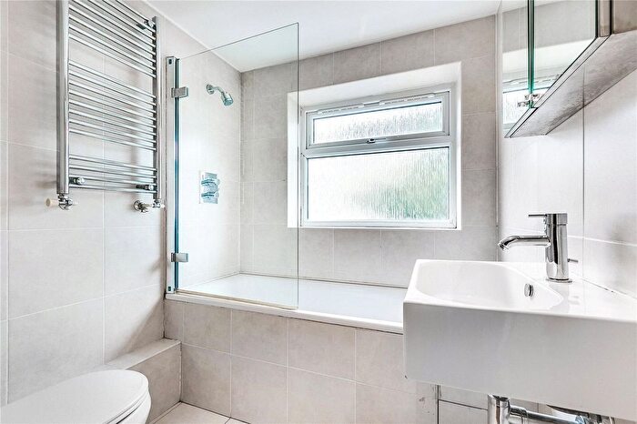 1 Bedroom Flat For Sale In Chesilton Road, Fulham, SW6