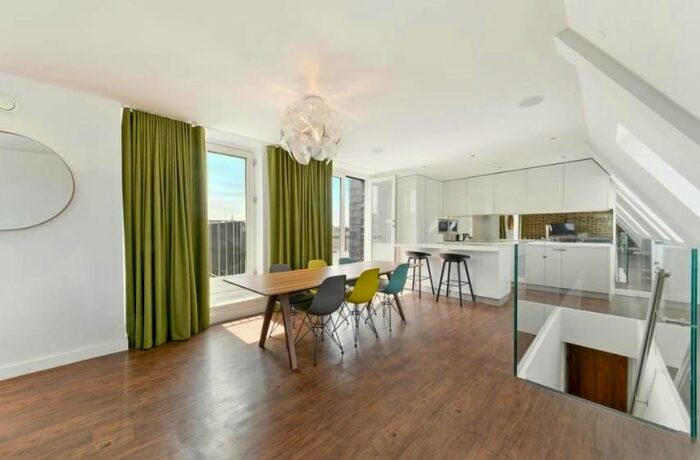 2 Bedroom Flat To Rent In Southwark Street, London, SE1