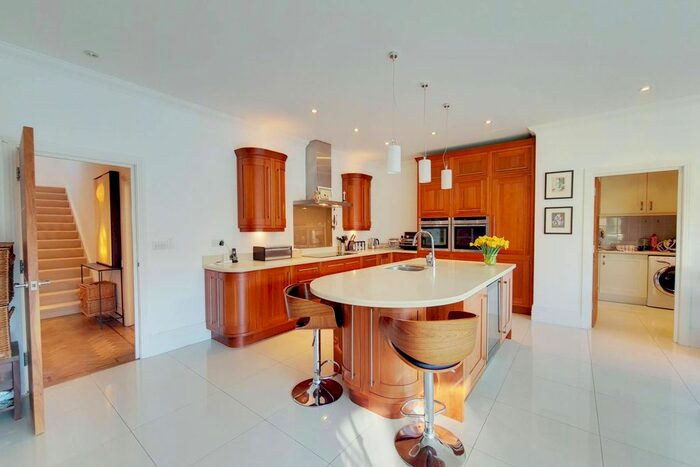 4 Bedroom Property To Rent In Coombe Ridings, Coombe, Kingston Upon Thames, KT2