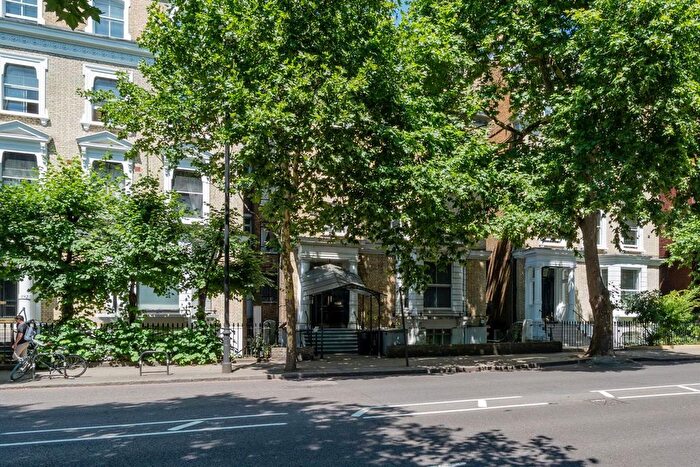 2 Bedroom Flat To Rent In Cromwell Road, Earls Court, SW5