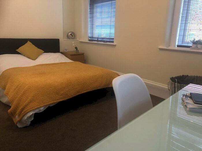 4 Bedroom Property To Rent In Bretonside, Plymouth, PL4