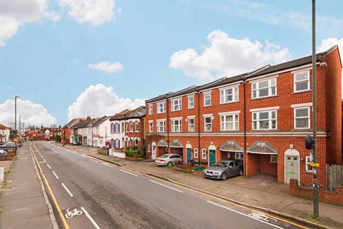 3 Bedroom Detached House To Rent In Kingston Road, London, SW20