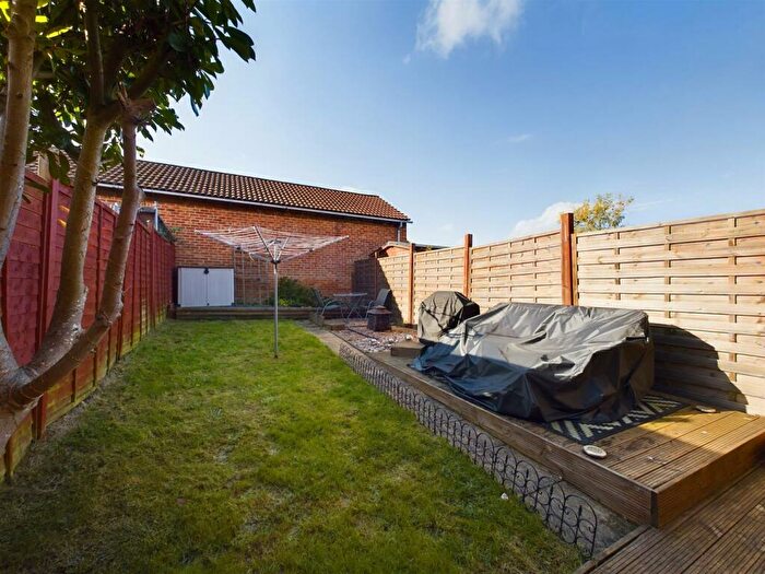 3 Bedroom Terraced House For Sale In Coalport Way, Tilehurst, Reading, RG30