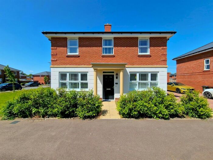 4 Bedroom Property To Rent In Meadow Avenue, Shenley, Radlett, WD7