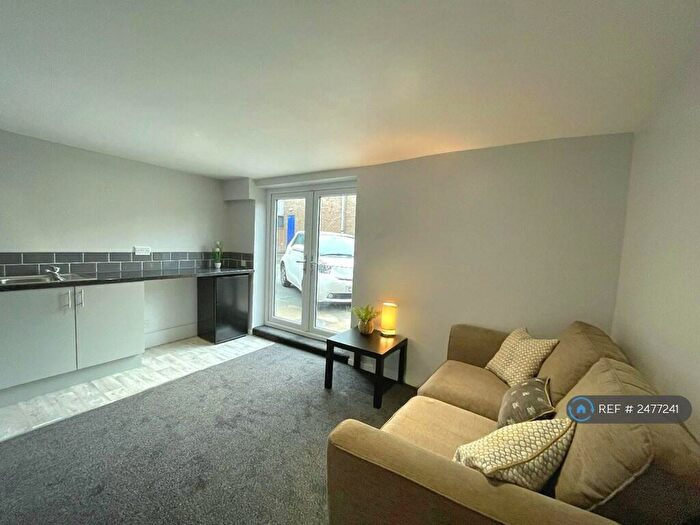 Studio To Rent In Whitehall Road, Leeds, LS12